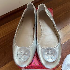 Tori Burch travel Ballet size 10.5